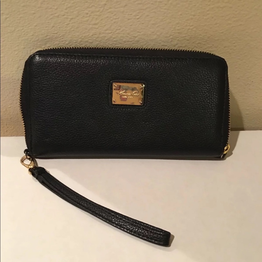 Kenneth Cole Large ZipAround Wristlet Black Wallet